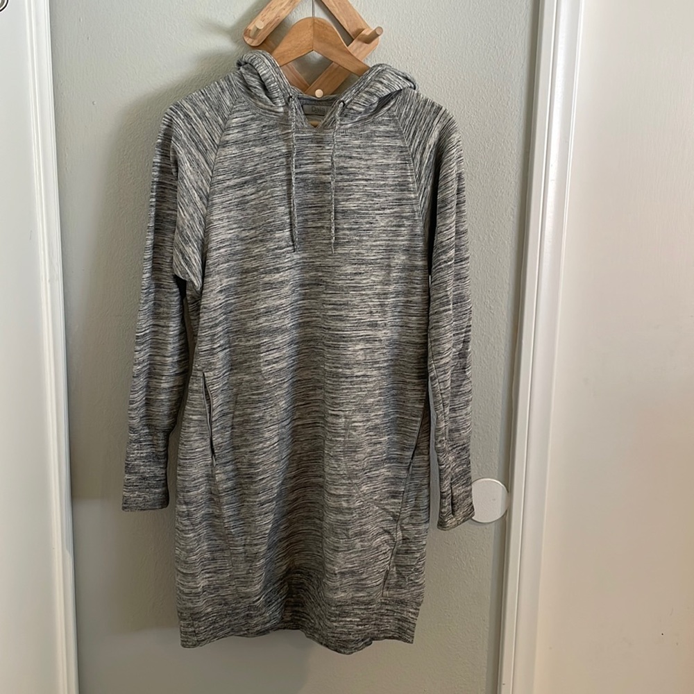 Grey hoodie sweatshirt dress by Dalia. Zipper pockets and thumb holes